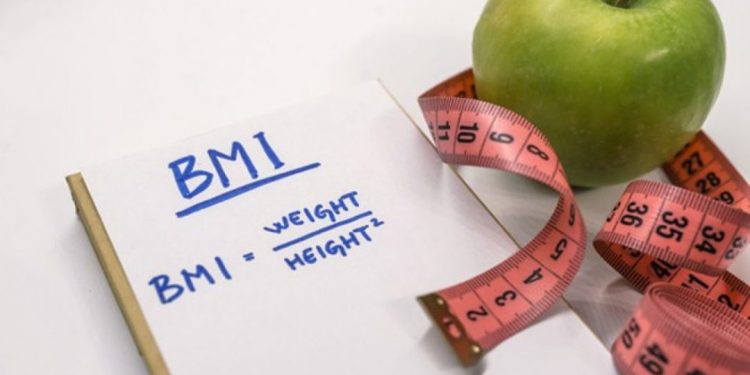Thực hiện phép tính chỉ số BMI để đo lường tỷ lệ cơ thể