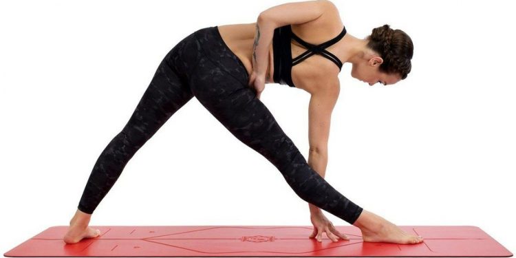Vận động yoga bằng những chiếc thảm tập giúp nâng cao hiệu quả