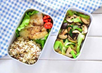 Thành phần chính của thực đơn giảm cân là rau và đạm