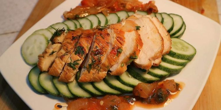 Nên ăn kèm những món ăn khác với ức gà